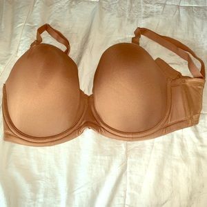 Wacoal. Adjustable, strapless bra. size US 34G.